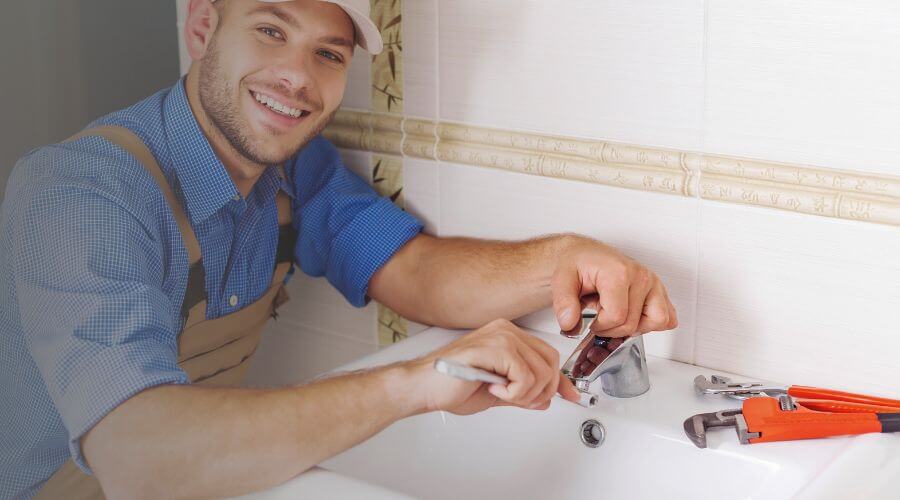 Expert burst pipe repair services in Redwater, TX